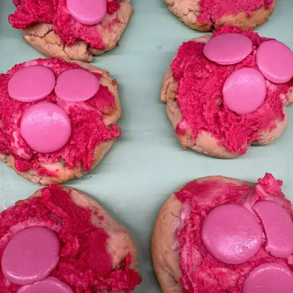 Crumbl Cookie de Pantera Rosa